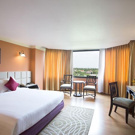 The Imperial Hotel & Convention Centre Phitsanulok Exterior foto