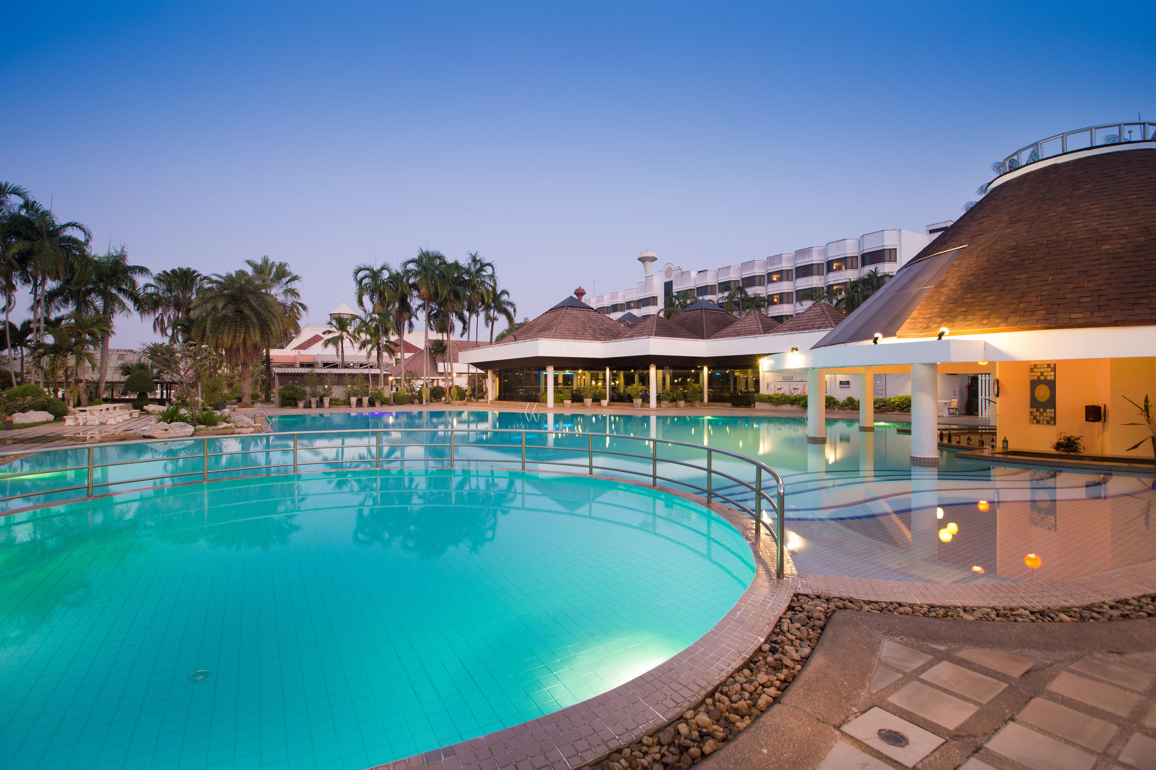 The Imperial Hotel & Convention Centre Phitsanulok Exterior foto
